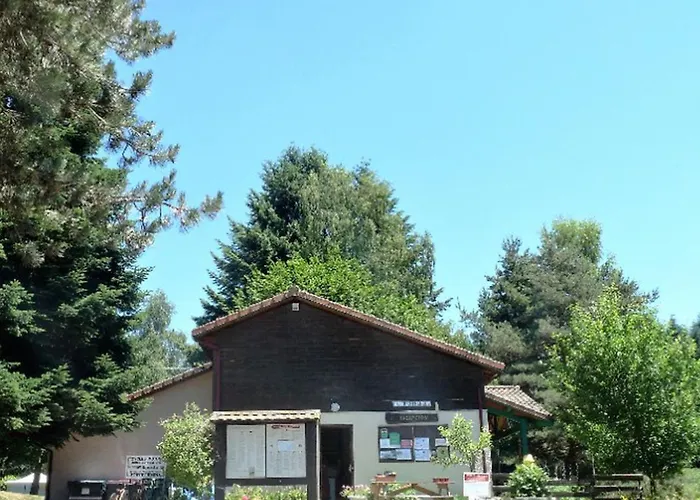 Campsite Mobil-home 4 Pers Avec & Salon De Jardin - Api-1-52-1354 Champagnac-le-Vieux