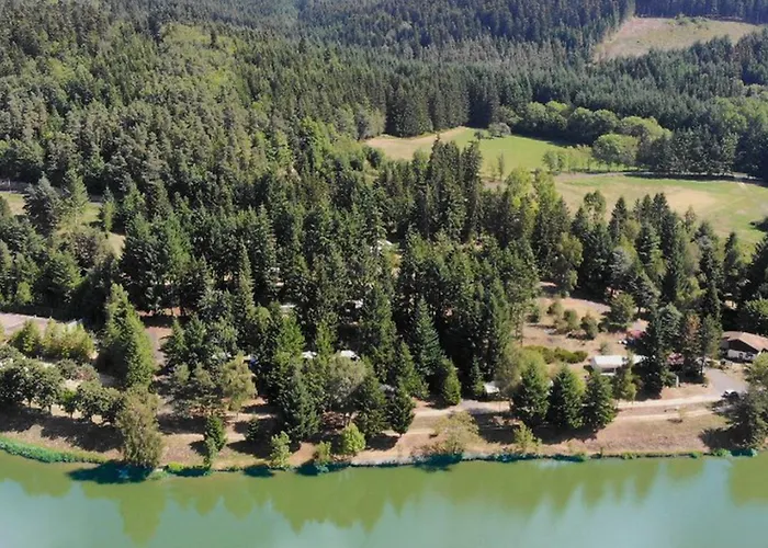 Mobil-home 4 Pers Avec & Salon De Jardin - Api-1-52-1354 * Champagnac-le-Vieux